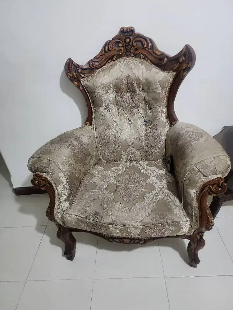مبل 9نفره چوب گردو کاملا سالم بدونه هیچ ایرادی|مبلمان خانگی و میز عسلی|تهران, مهرآباد|دیوار