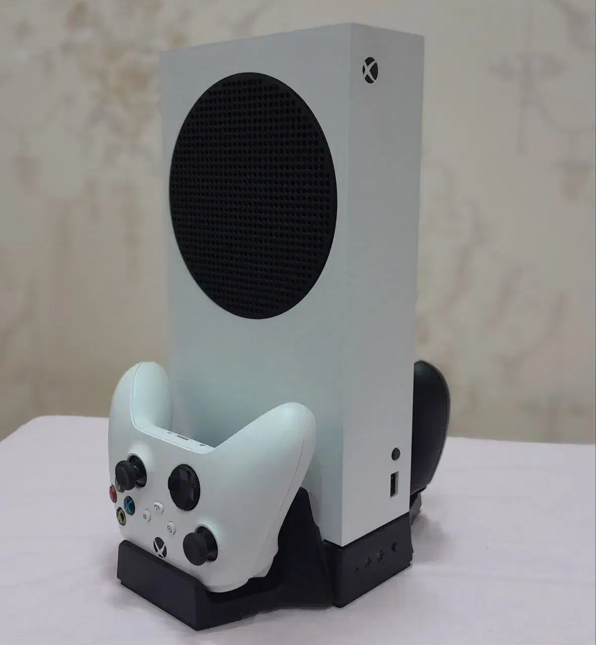 Xbox sهمراه دسته اضافه +پایه شارژ+هارد ۱ترا|کنسول، بازی ویدئویی و آنلاین|تبریز, |دیوار
