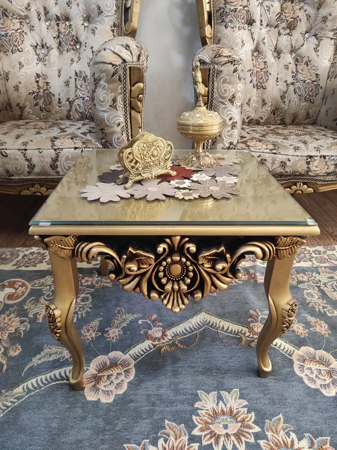 مبل راحتی درطرح سلطنتی هفت نفره|مبلمان خانگی و میز عسلی|تبریز, |دیوار