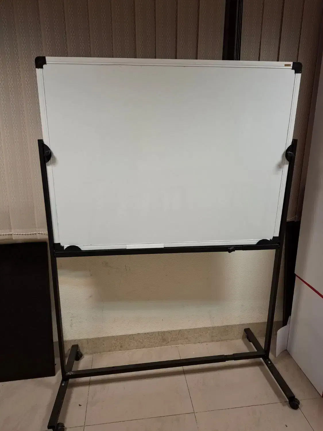 تخته وایت بورد در حد کاملا نو ۹۰ در ۱۲۰|لوازم التحریر|قم, شاه احمد قاسم|دیوار