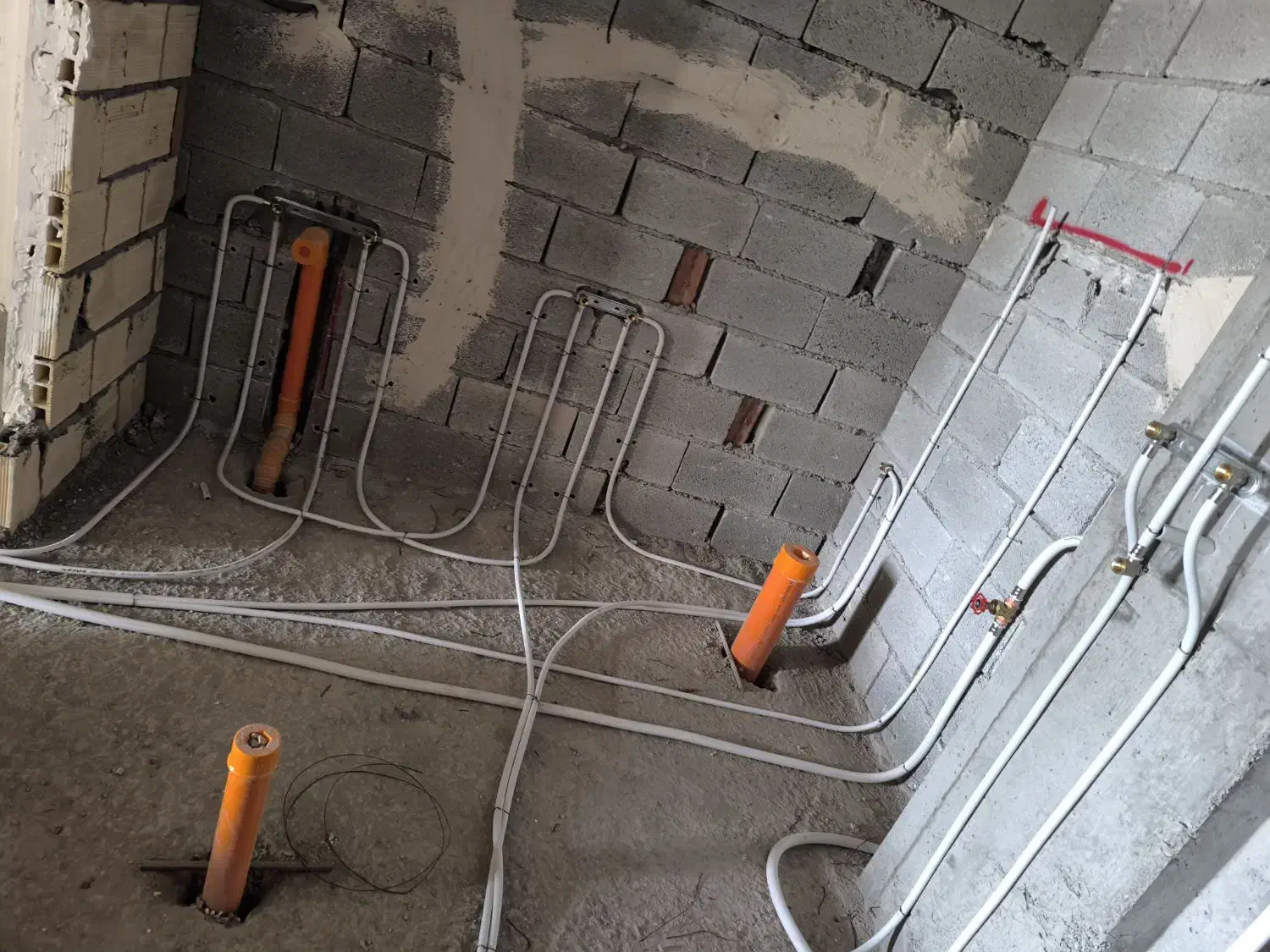 لوله کشی  ساختمان و نصبیات شیر آلات|خدمات پیشه و مهارت|اردبیل, |دیوار