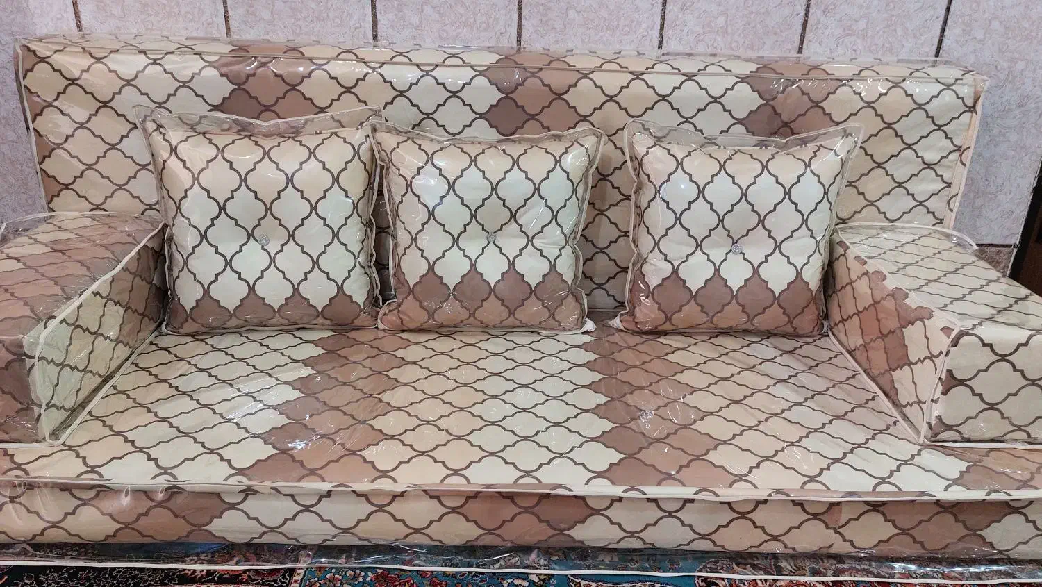 پشتی عربی .|مبلمان خانگی و میز عسلی|میناب, |دیوار