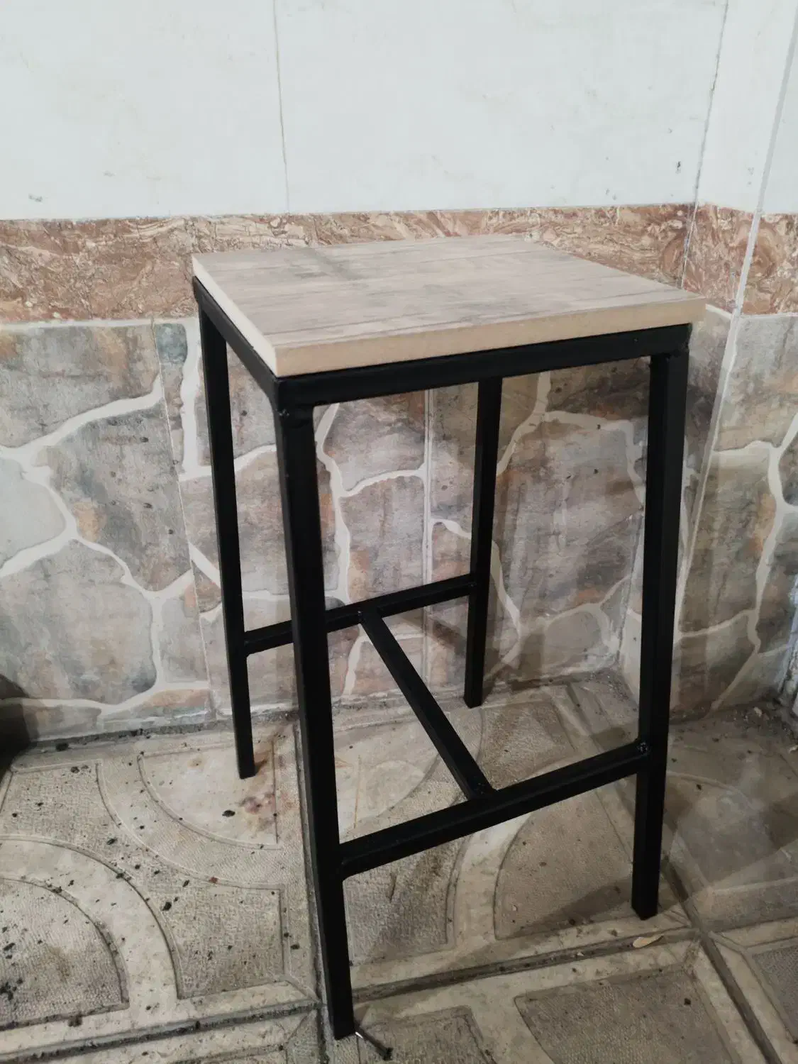 چهارپایه اهنی سبک|میز و صندلی غذاخوری|مرند, |دیوار