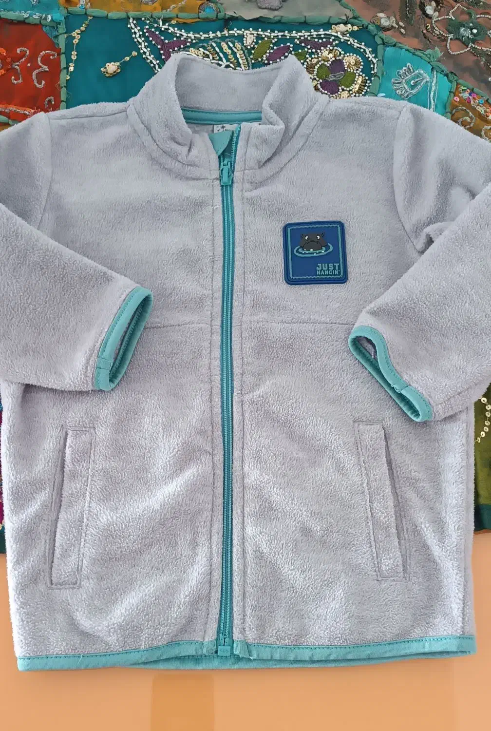 سویشرت اسپرت بچگانه در حد نو|کفش و لباس بچه|رودهن, |دیوار