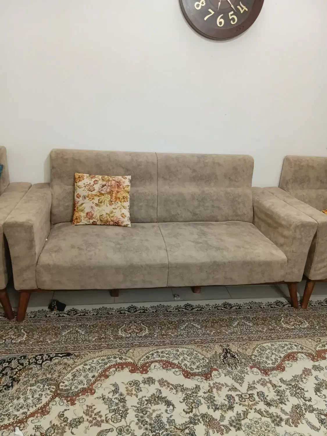 مبل|مبلمان خانگی و میز عسلی|گلبهار, شهر جدید گلبهار|دیوار