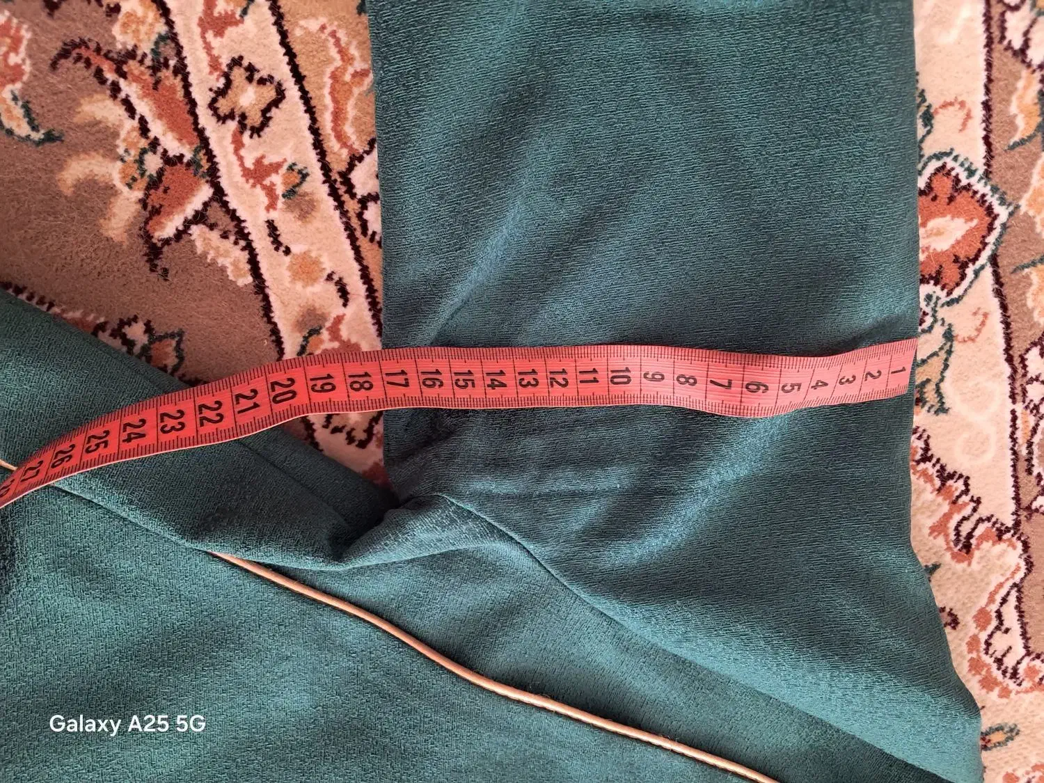 کت سبز|لباس|قم, ژاندارمها|دیوار