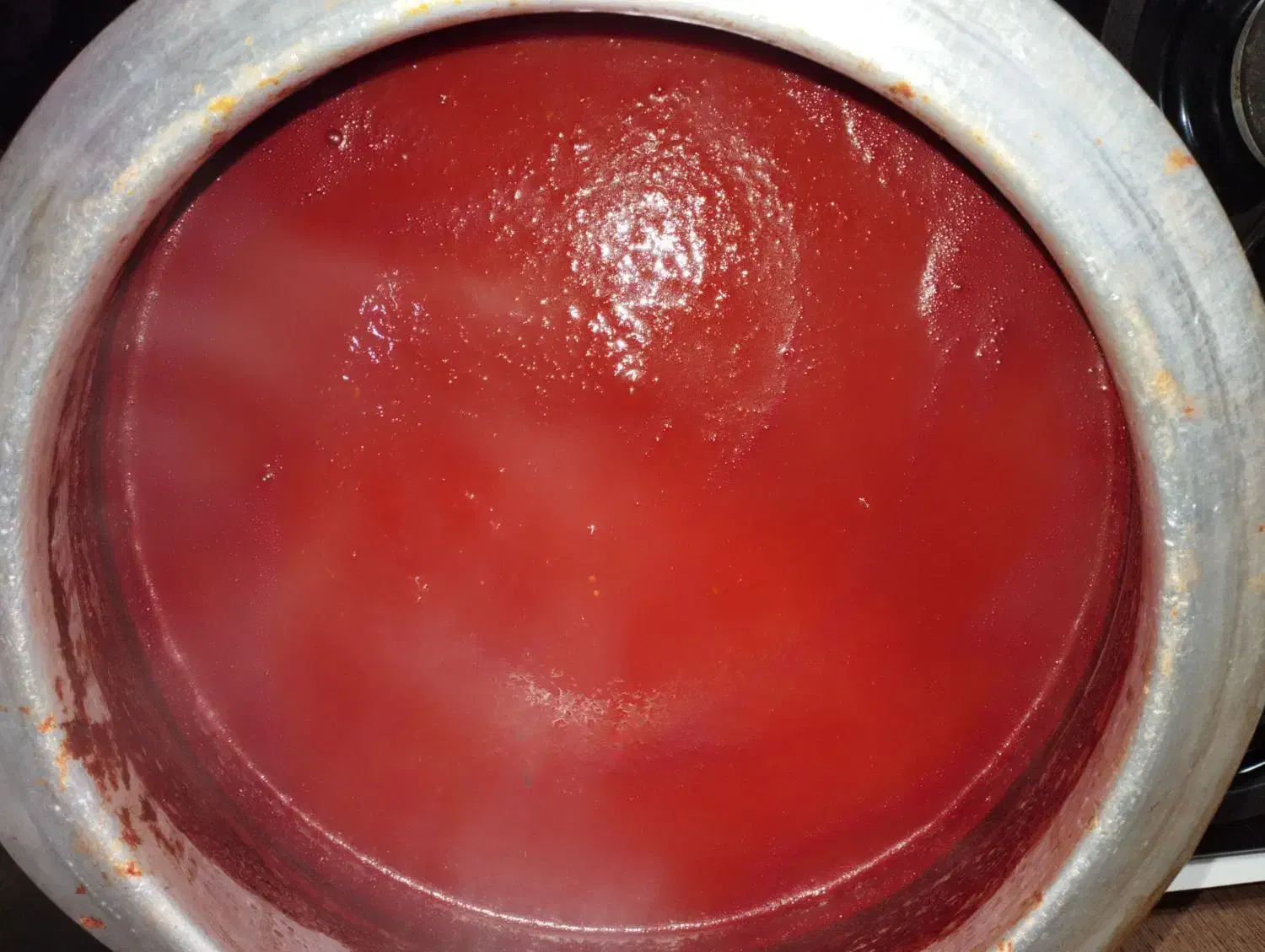 رب گوجه خانگی، طعمی که مشتریان دنبال آن هستند|خوردنی و آشامیدنی|شیراز, قلعه شاهزاده بیگم|دیوار