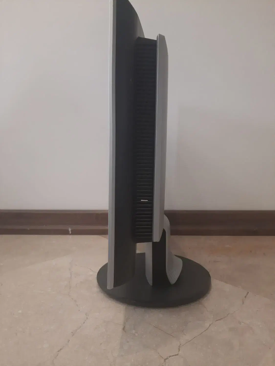 مانیتور ۱۴ اینچ LG|قطعات و لوازم جانبی رایانه|تهران, مجیدیه|دیوار