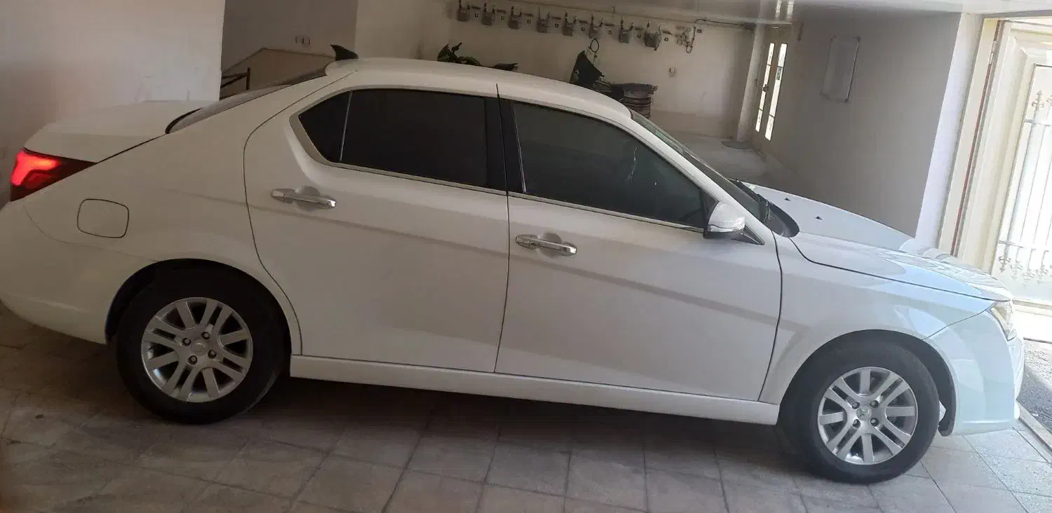 ماشین دنا پلاس دنده ای|خودرو سواری و وانت|کاشان, کلنگه|دیوار