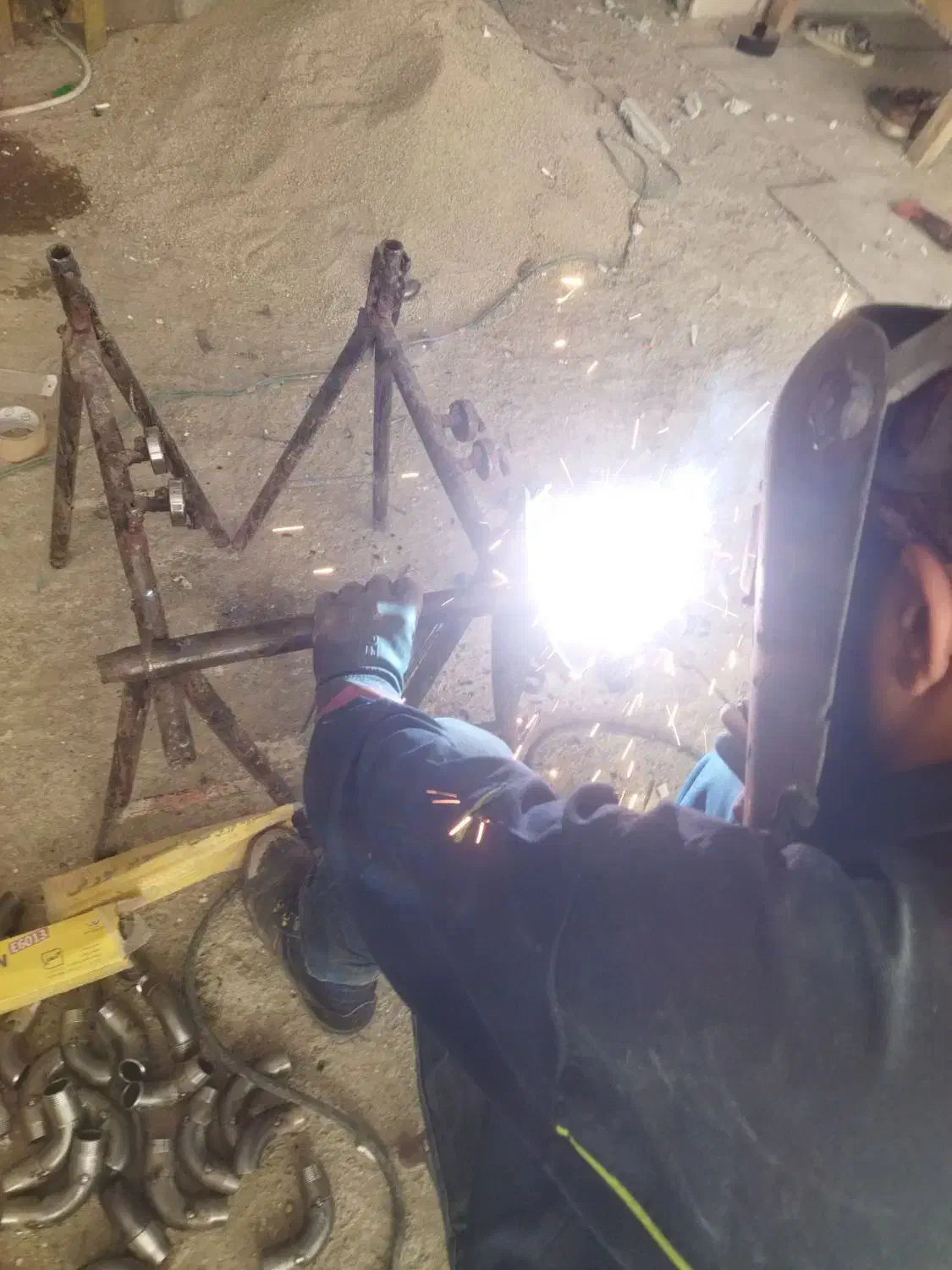 کارگارساده وحرفه ای برای لوله کشی گاز|استخدام معماری، عمران و ساختمانی|تهران, افسریه جنوبی|دیوار