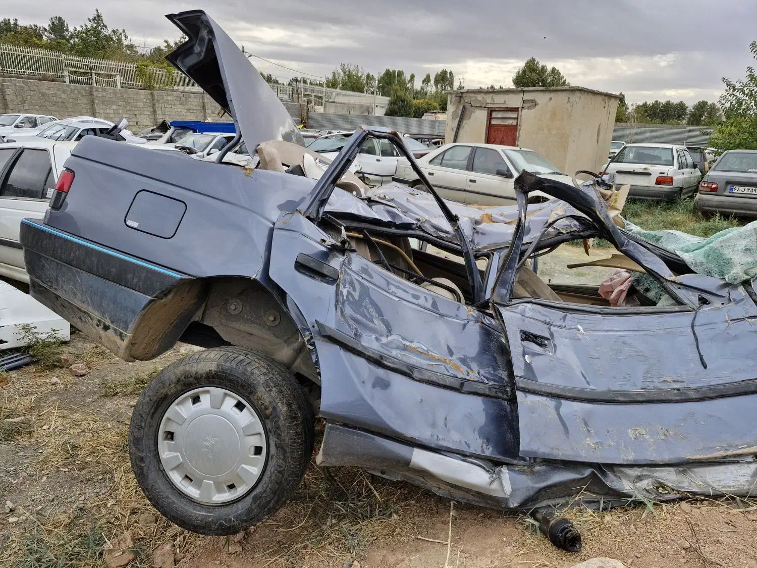 پژو ۴۰۵ تصادفی|خودرو سواری و وانت|تهران, بازار|دیوار