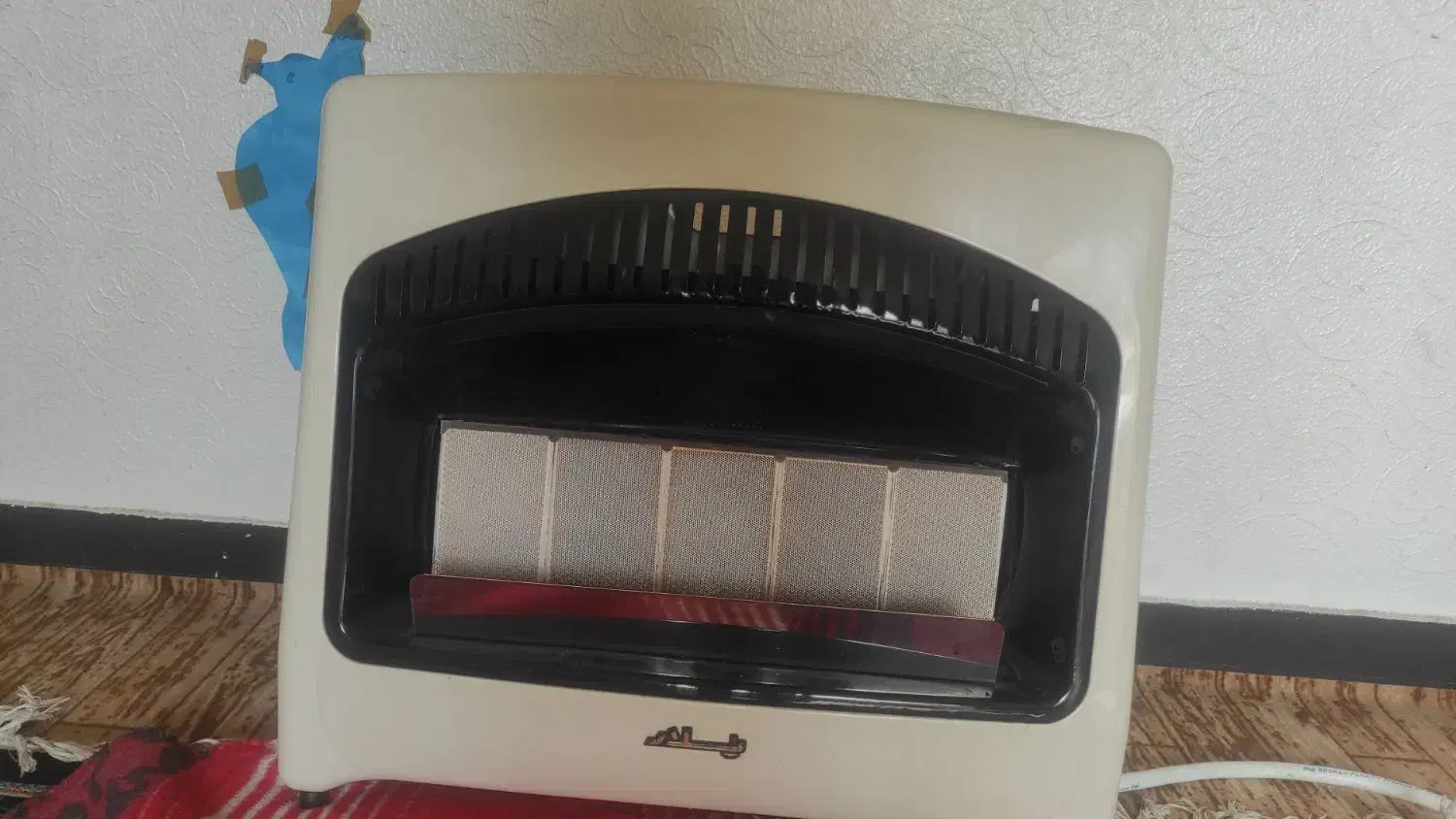 تعدادی لوازم منزل به فروش میرسد|مبلمان خانگی و میز عسلی|شاهینشهر, شهرک گلدیس|دیوار