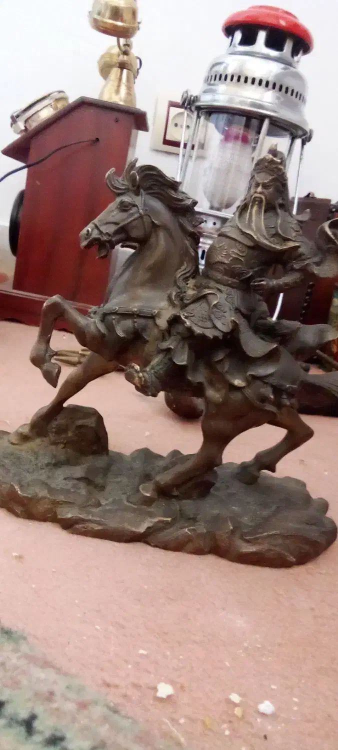 مجسمه چنگیزخان قدمت دار|کلکسیون اشیاء عتیقه|اراک, |دیوار