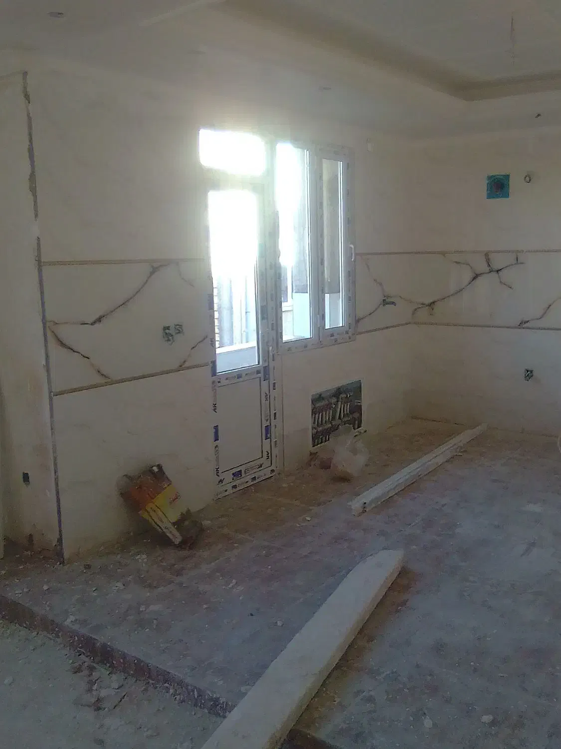 خدمات کاشی کاری و شیب زنی|خدمات پیشه و مهارت|میاندوآب, |دیوار