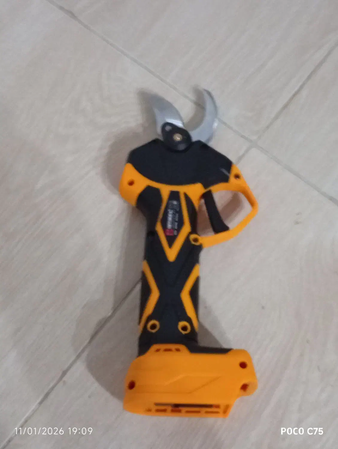 قیچی شارژی|خدمات باغبانی و درختکاری|میانه, |دیوار