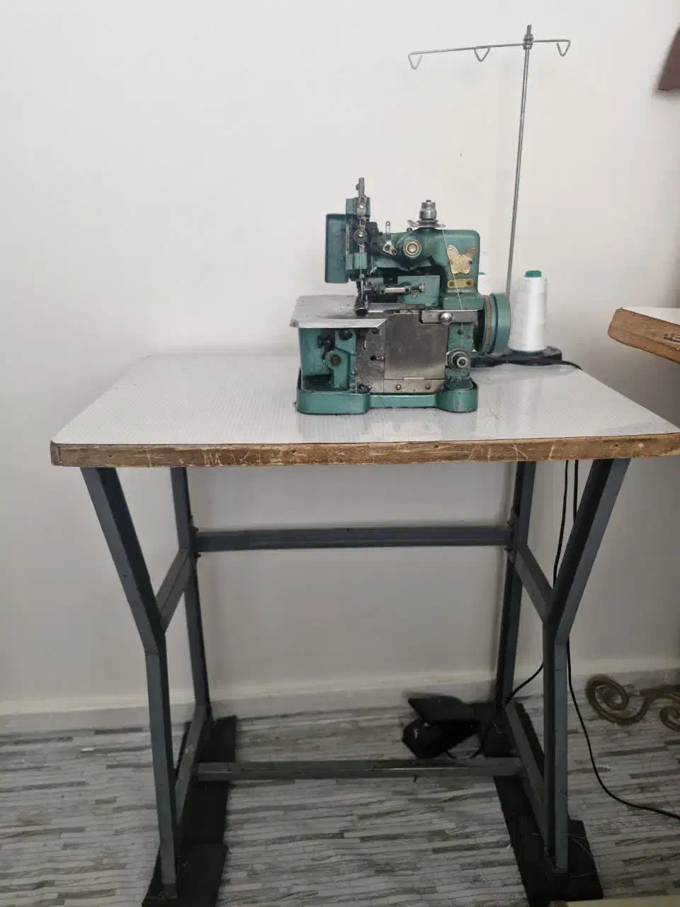 چرخ خیاطی سردوز|چرخ خیاطی و ریسندگی|پرند, فاز ۶|دیوار