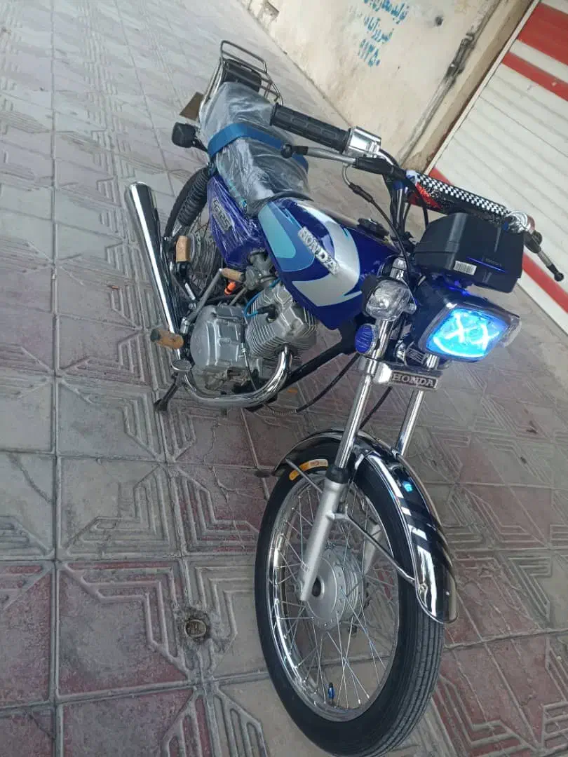 موتور|موتورسیکلت|شیراز, شاهچراغ|دیوار