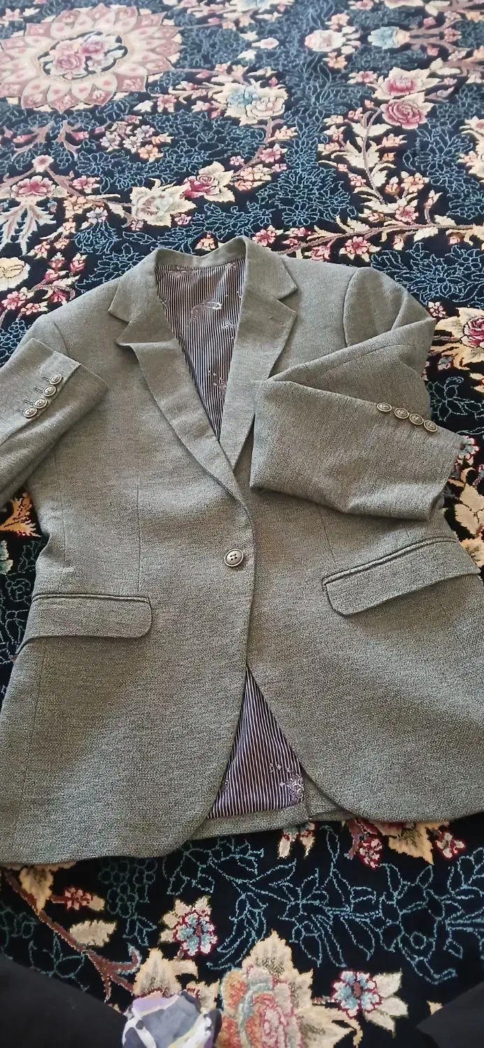 کت تک|لباس|هرسین, |دیوار