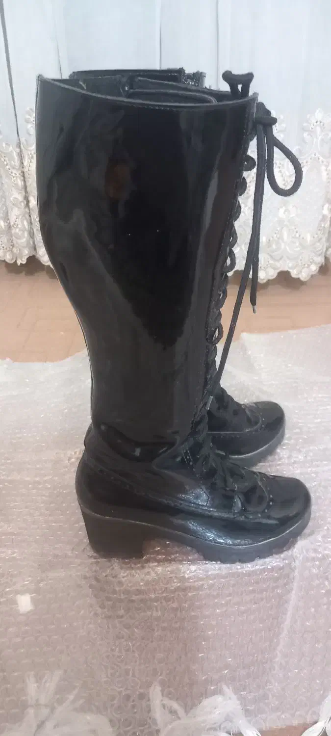 چکمه|کیف، کفش، کمربند|فولادشهر, B5|دیوار