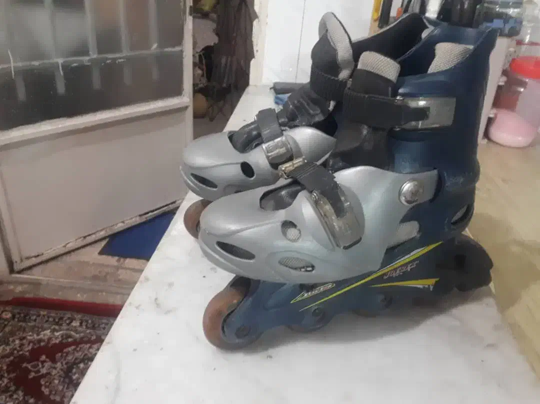 کفش اسکیت درحدسالم واصل|دوچرخه، اسکیت، اسکوتر|تهران, شهرک فردوس (حسینی)|دیوار