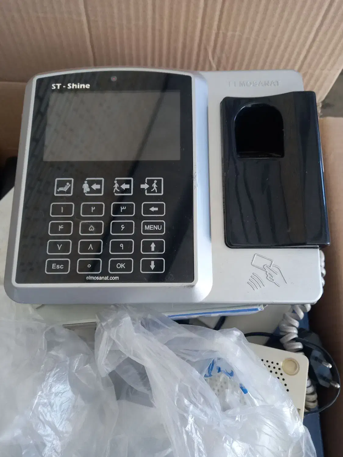 دستگاه حضور و غیاب کارتی و اثر انگشتی|دفتر کار|اشتهارد, |دیوار