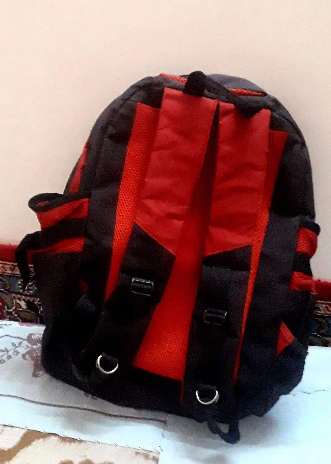 ۲عددکیف مدرسه یاکوله برائ کوهنوردی|کیف، کفش، کمربند|اصفهان, هفتون|دیوار