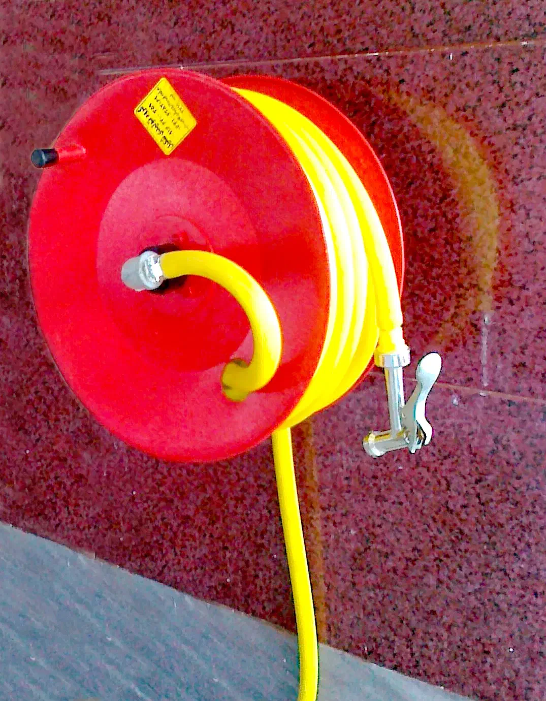 فروش انواع شیلنگ جمع کن دیواری شکیل|مصالح و تجهیزات ساختمان|شیراز, ارم|دیوار