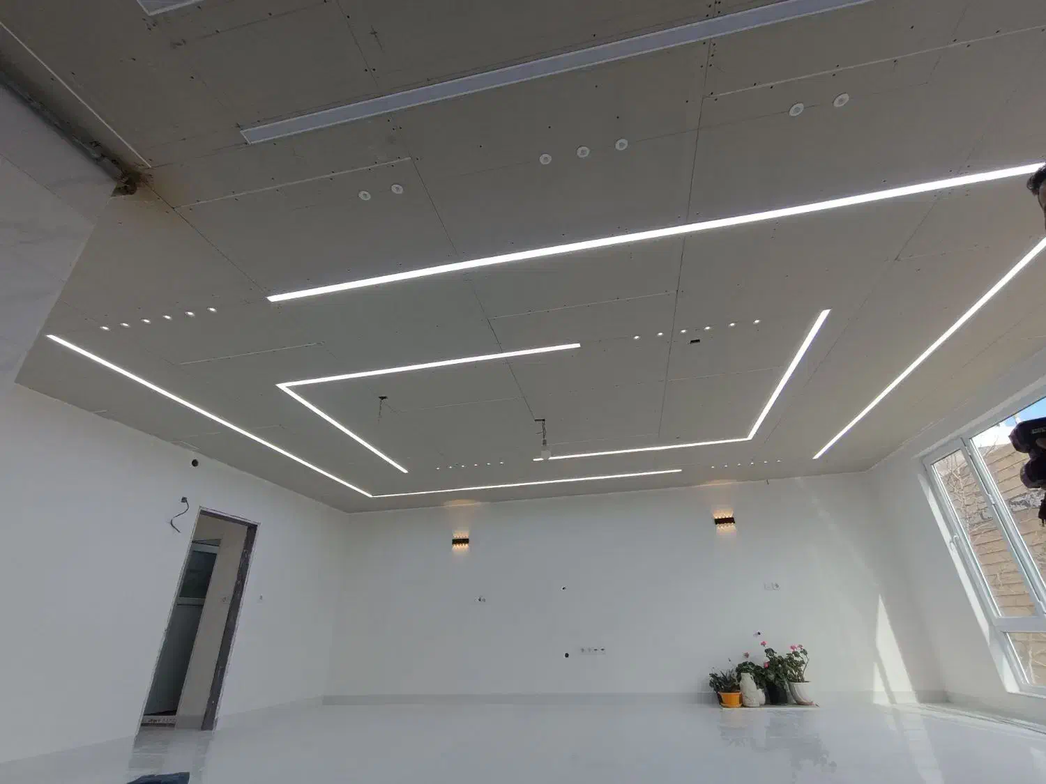 برق کشی صفر تاصد ساختمان نصب لاینروانواع نورپردازی|خدمات پیشه و مهارت|کنگاور, |دیوار