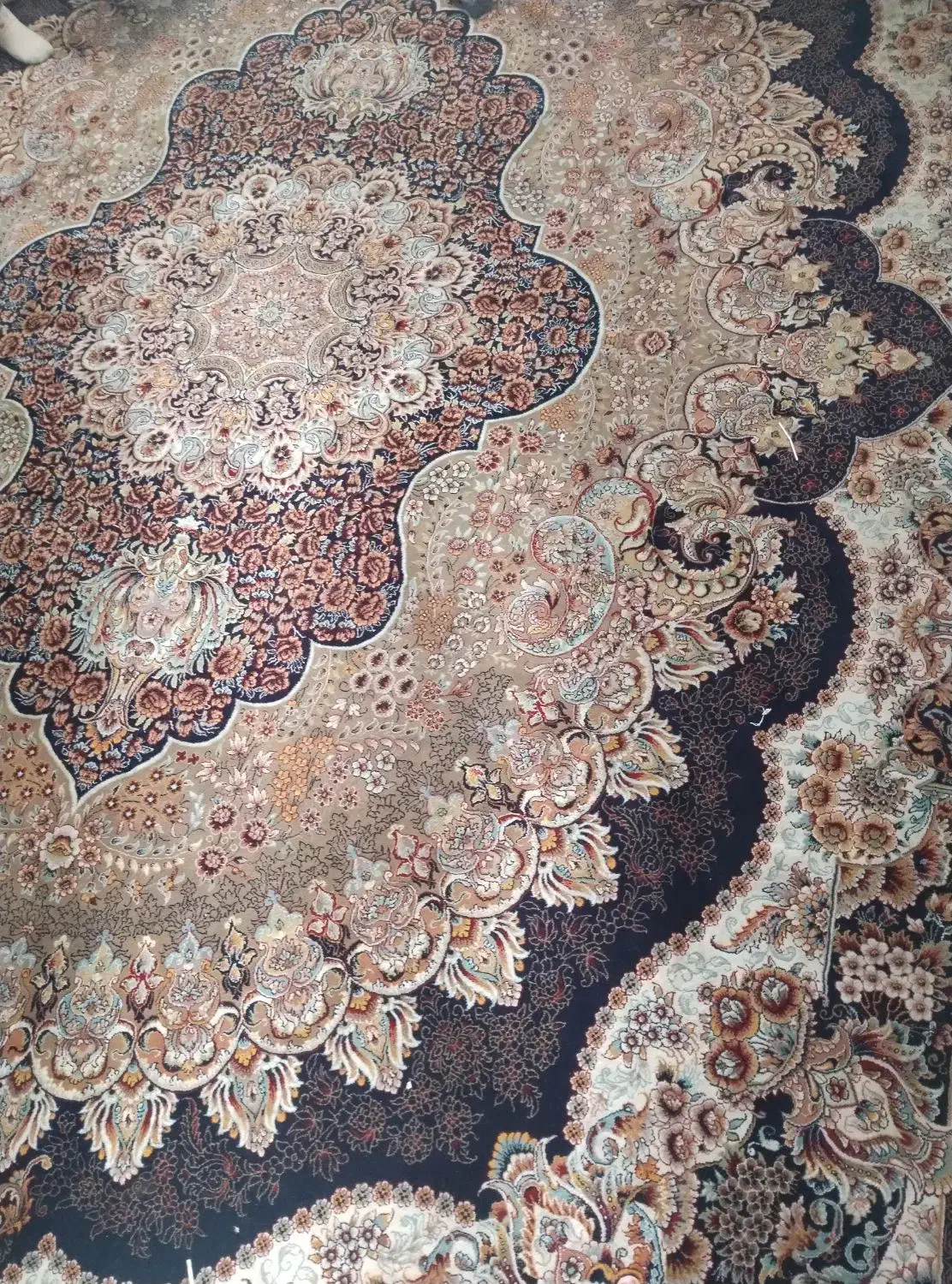 فرش 9 متری|فرش|پرند, فاز ۴|دیوار