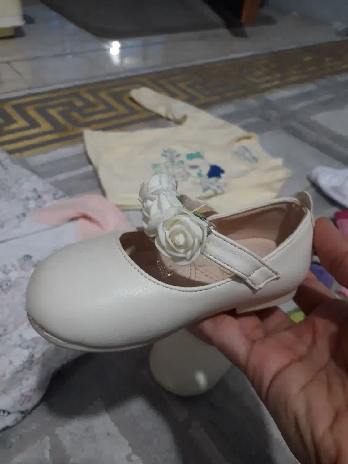 تعدادی لباس کاملا نو نوزادی و کفش|کفش و لباس بچه|ساری, |دیوار