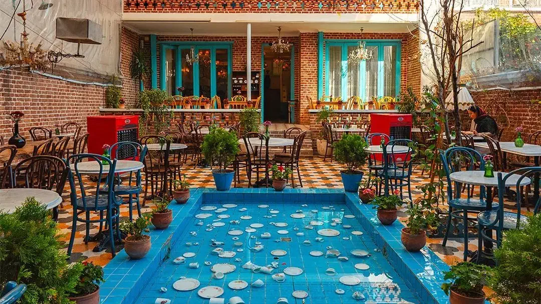 700 متر عمارت ویلایی مناسب کافه رستوران/گالری/کتاب|اجارهٔ مغازه و غرفه|تهران, فرمانیه|دیوار