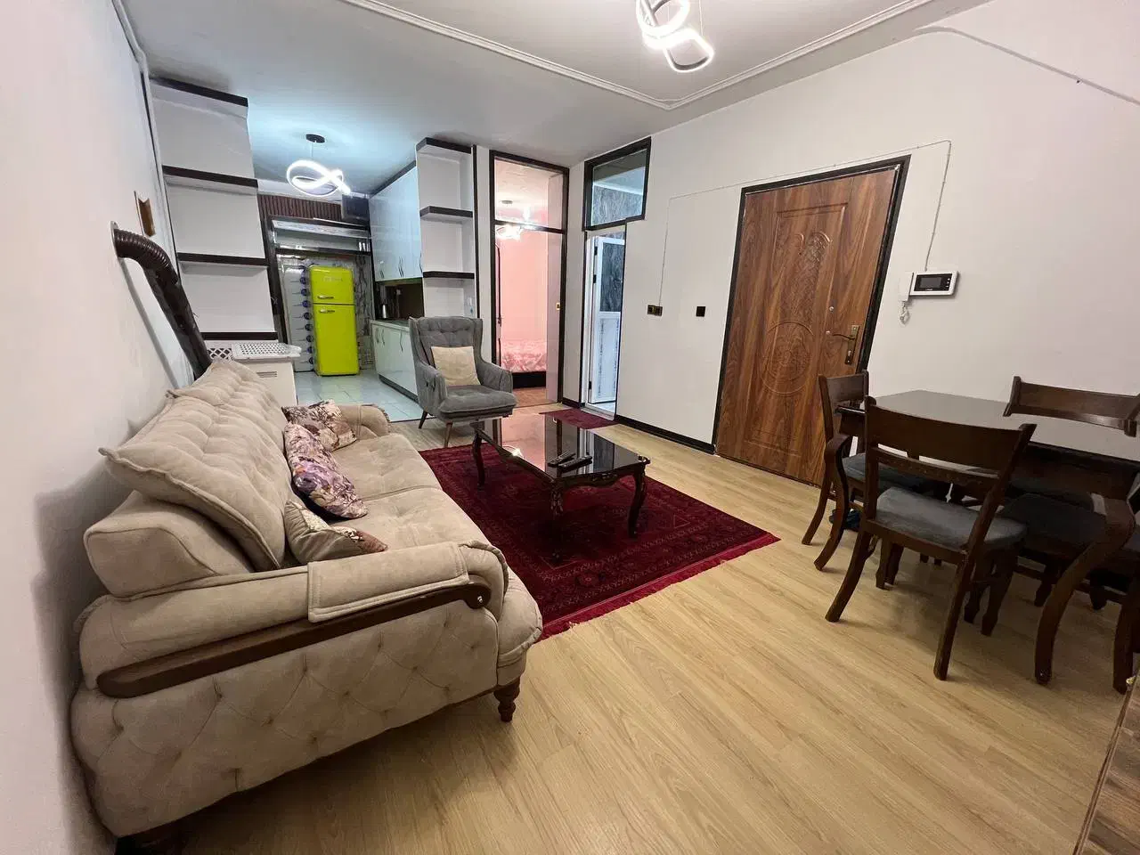 اجاره  کوتاه مدت   سوئت آپارتمان  مبله|اجارهٔ کوتاهمدت آپارتمان و سوئیت|مشهد, هفت تیر (آب و برق)|دیوار