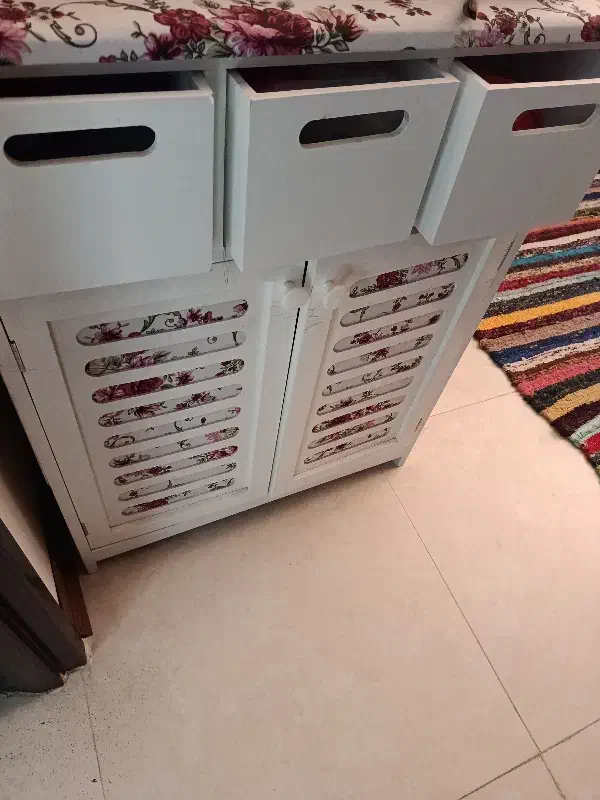 میز چرخ خیاطی|لوازم خیاطی و بافتنی|شاهینشهر, امام حسین|دیوار