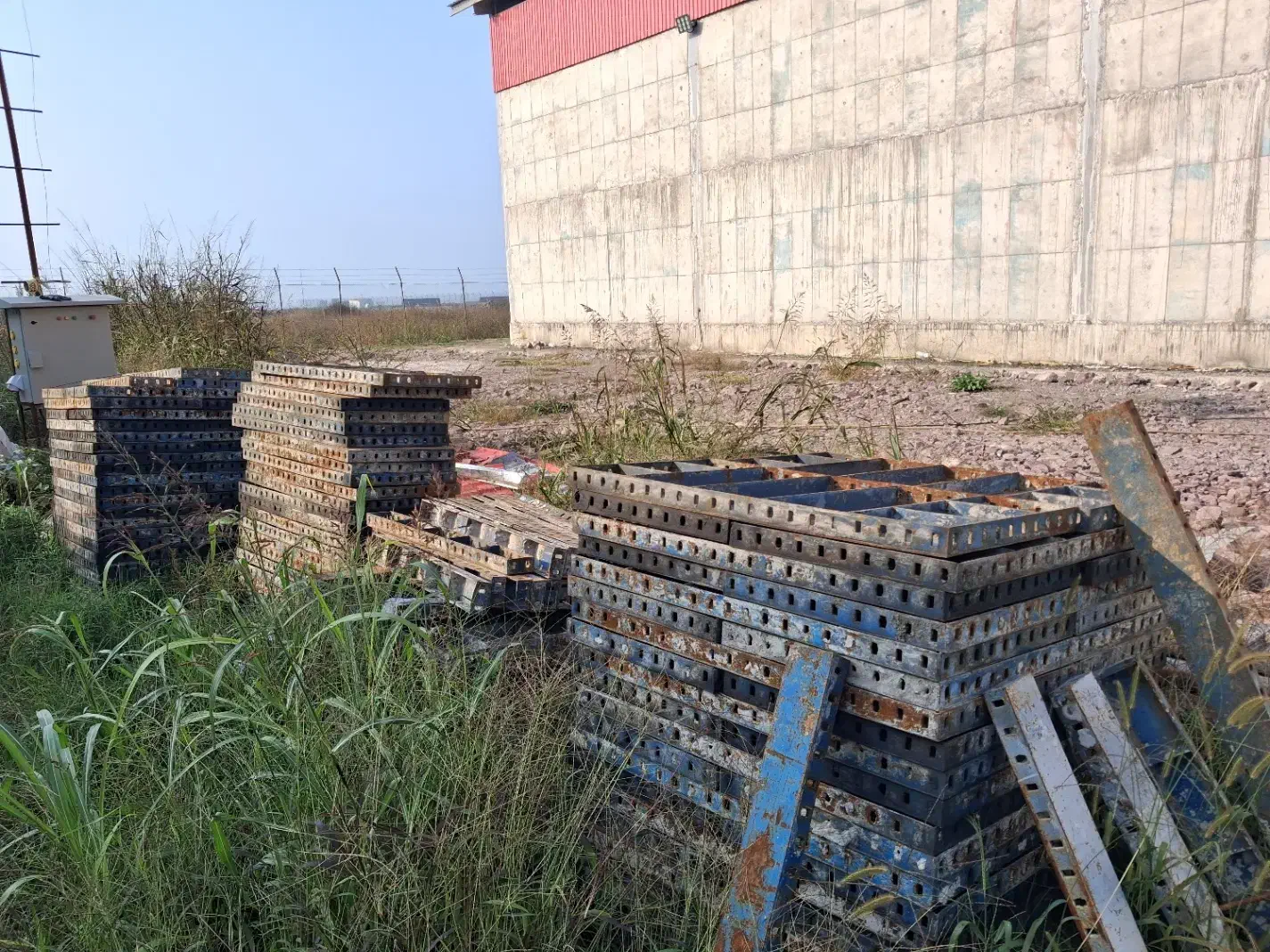 فروش وسایل قالب بندی بتن|مصالح و تجهیزات ساختمان|بندر انزلی, لیچارگی حسن رود|دیوار