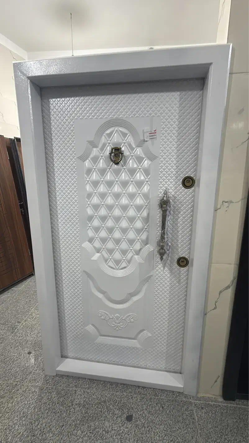 فروش انواع درب های ضد سرقت و چوبی|مصالح و تجهیزات ساختمان|خمین, |دیوار