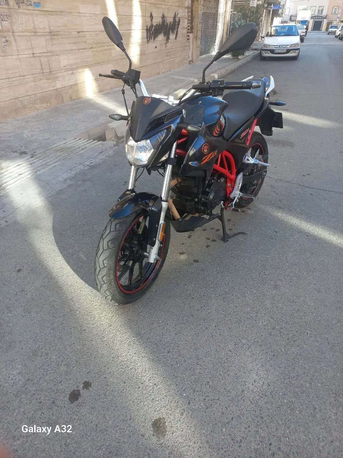 بنلی|موتورسیکلت|اندیشه, اندیشه فاز ۱|دیوار