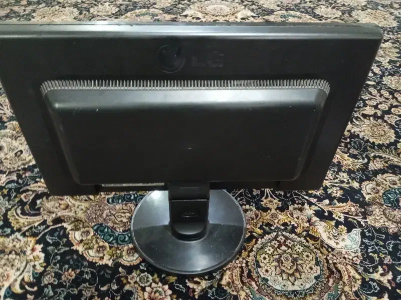 مانیتور کامپیوتر|رایانه رومیزی|چهارباغ, |دیوار