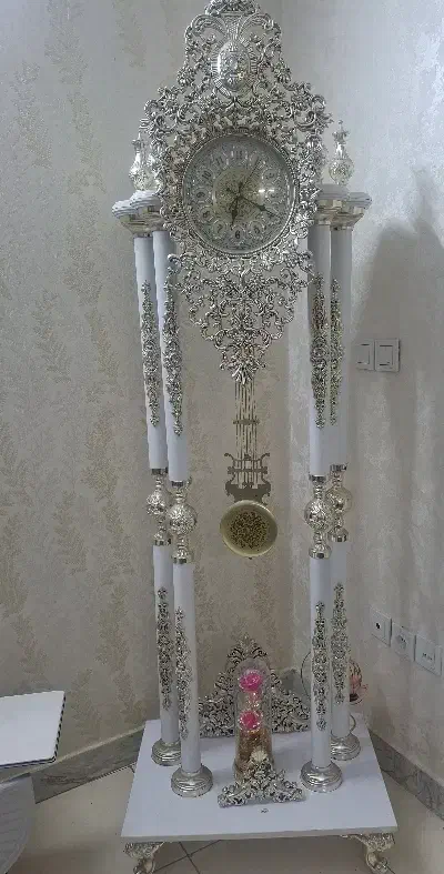 ساعت ایستاده طلایی و سفید|ساعت دیواری و تزئینی|تهران, نازی‌آباد|دیوار