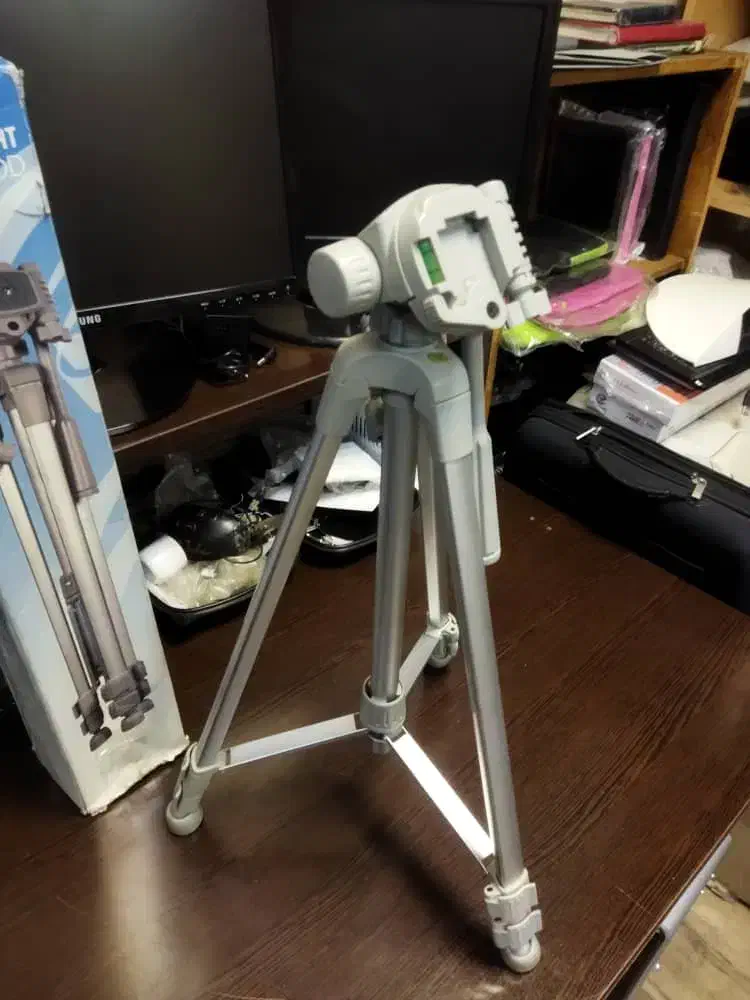 سه پایه دوربین|دوربین عکاسی و فیلمبرداری|تهران, قناتکوثر|دیوار