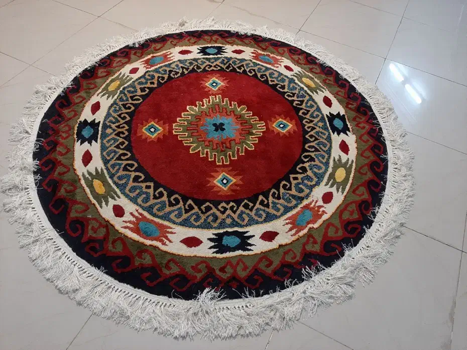 دوعدد فرش گرد هردو فقط۳تومن|فرش|اصفهان, پینارت|دیوار