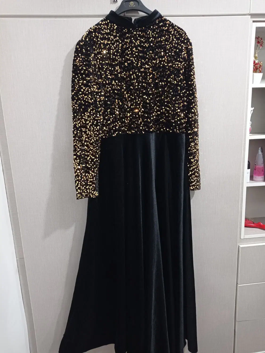 پیراهن|لباس|خرمآباد, |دیوار