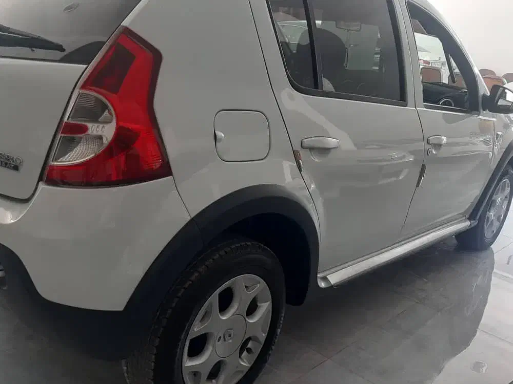 ساندرو استپ وی اتوماتیک|خودرو سواری و وانت|فسا, |دیوار