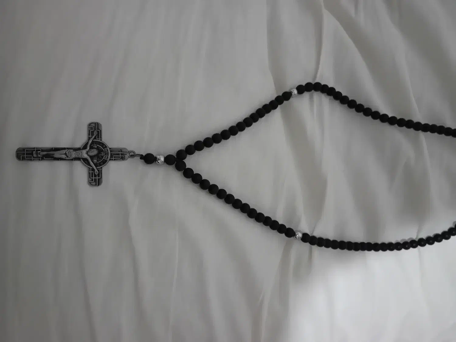 گردنبند با طرح صلیب|بدلیجات|بابل, |دیوار