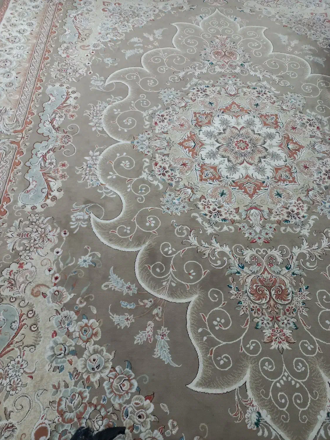 فرش ۷۰۰شانه|فرش|نیشابور, گنبد سبز|دیوار