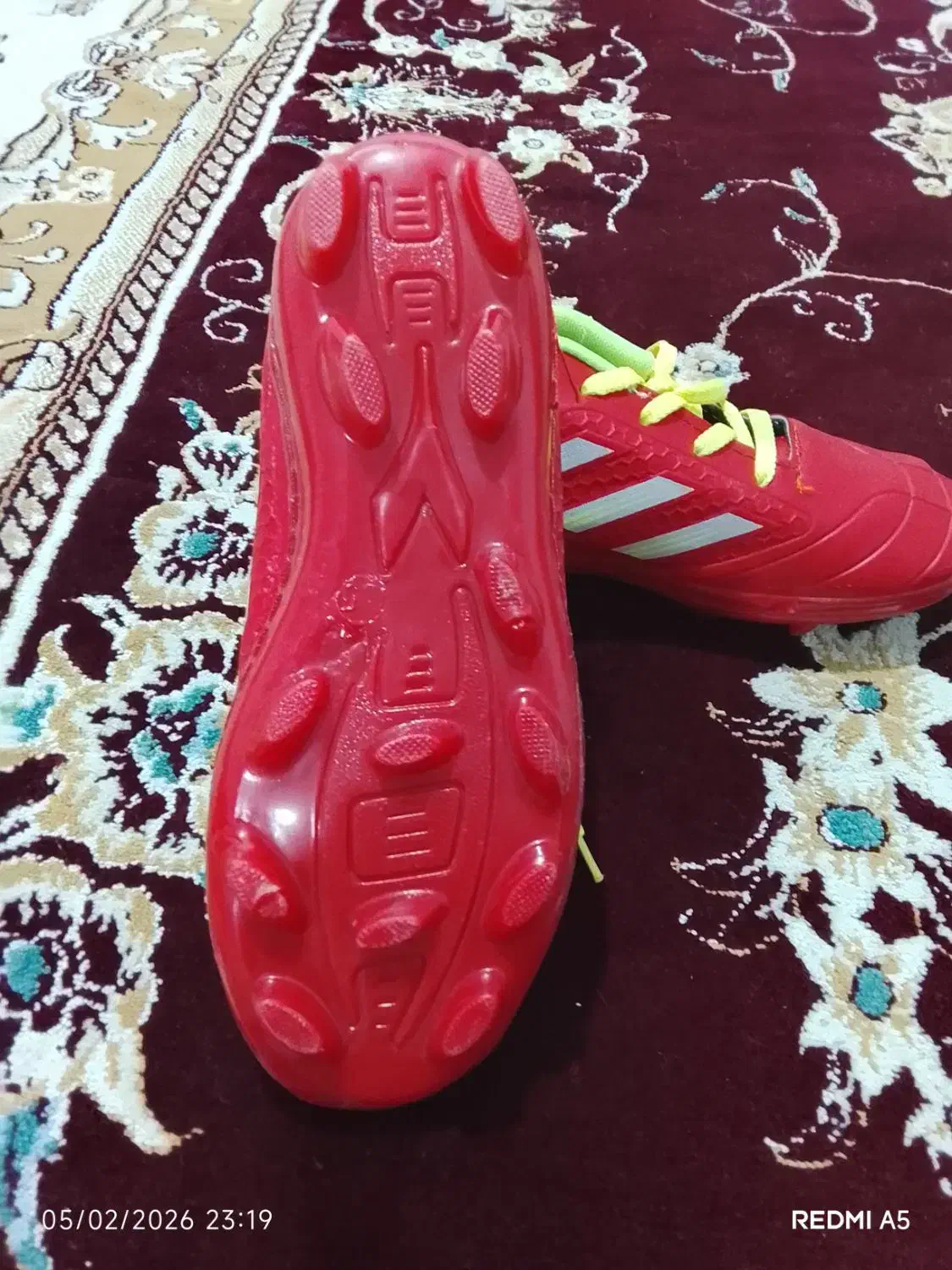 کفش ورزشی|ورزش‌های توپی|اسفرورین, |دیوار