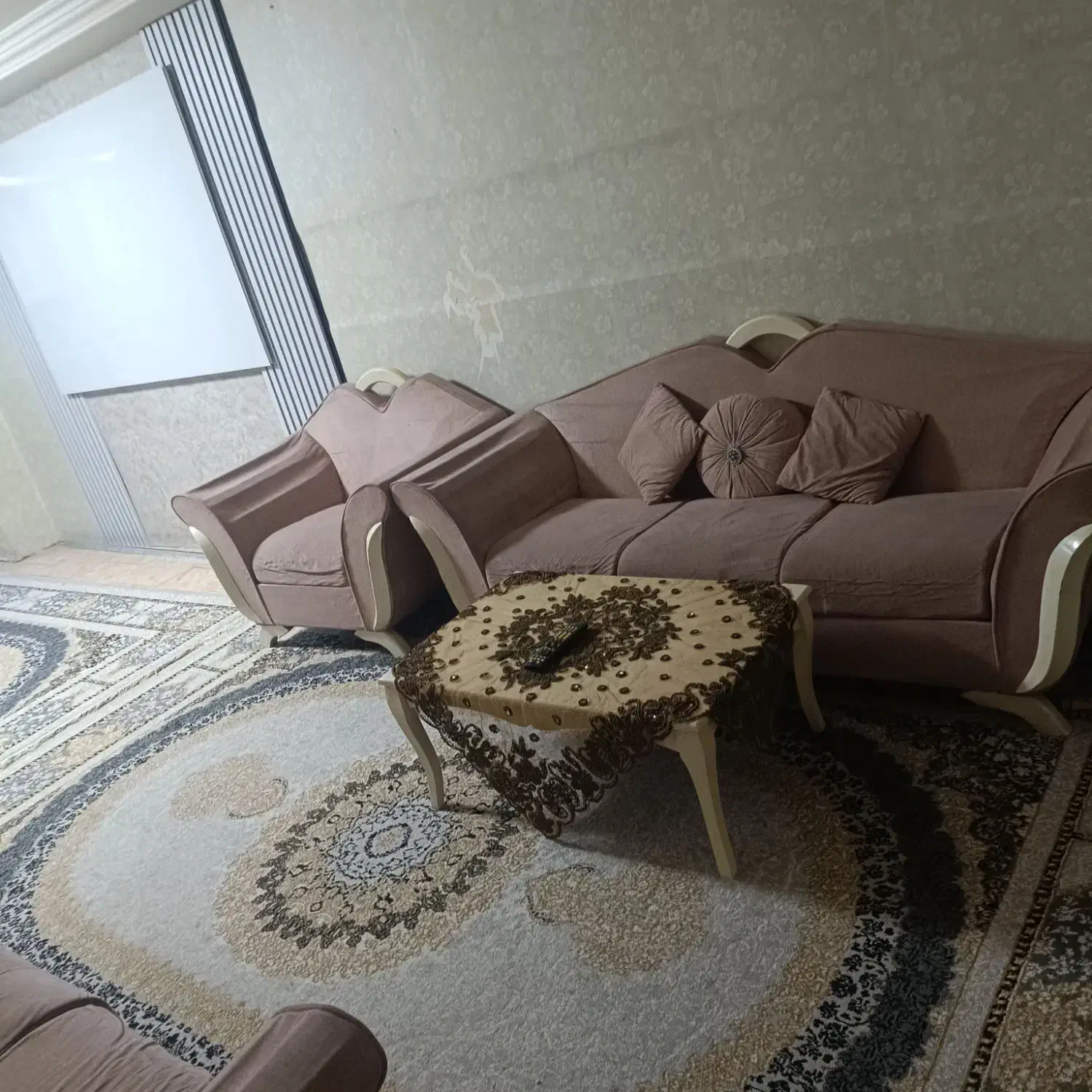 مبل راحتی هفت نفره|مبلمان خانگی و میز عسلی|تهران, انبار نفت|دیوار