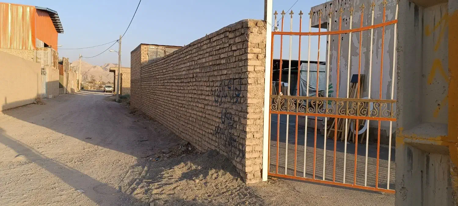 فروش زمین تجاری دارای آب و برق و گاز|فروش مغازه و غرفه|خمینیشهر, |دیوار