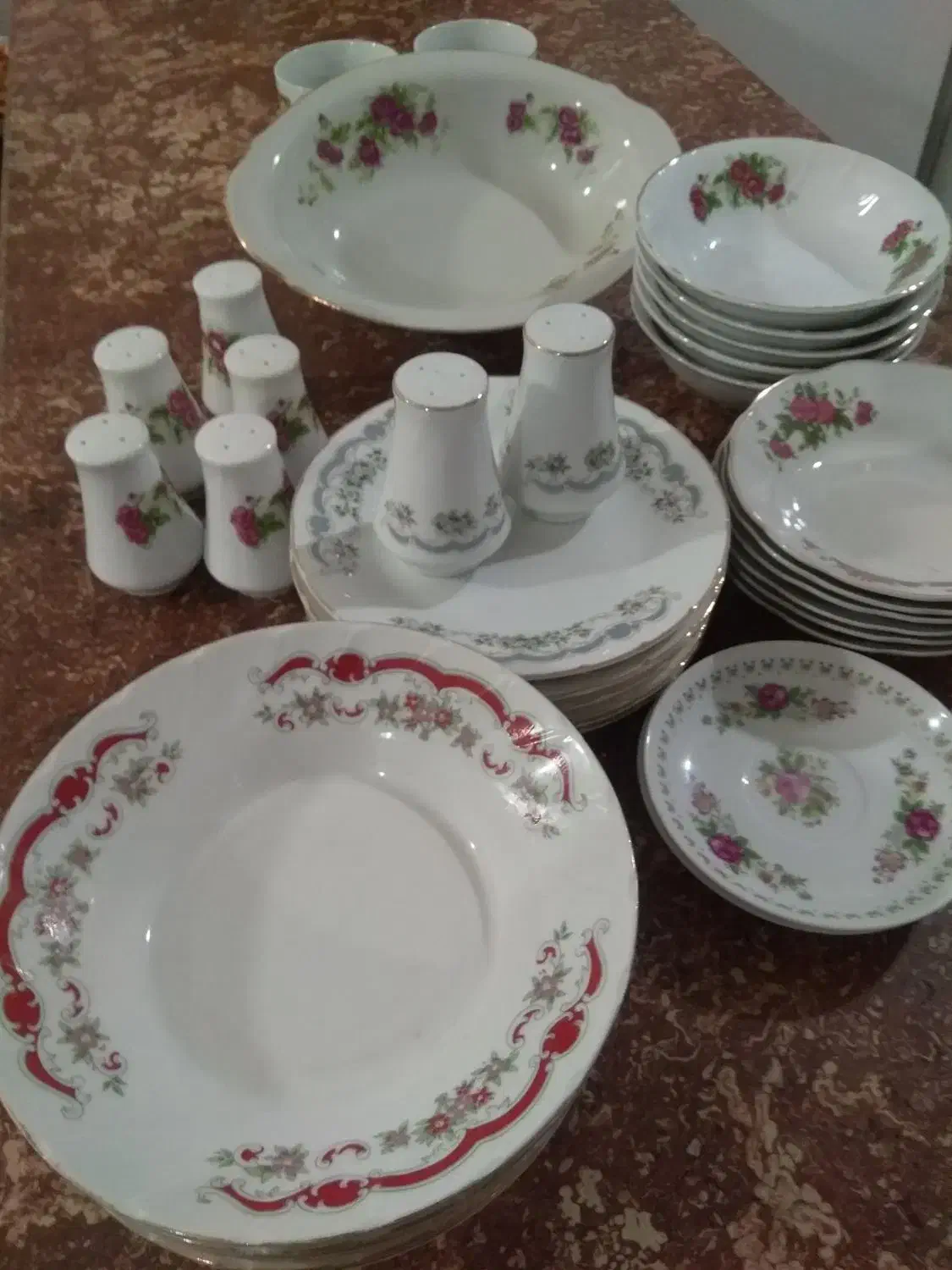 ظروف سرو پذایرایی چینی و کریستال|ظروف سرو و پذیرایی|مراغه, |دیوار