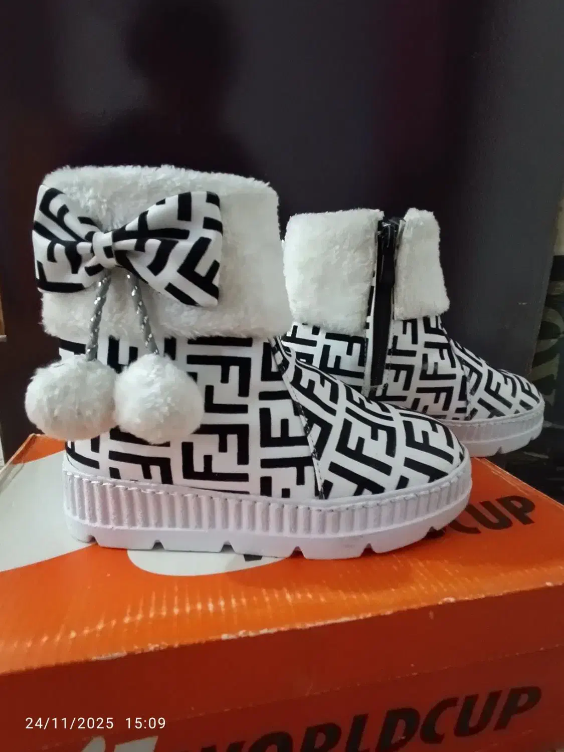 بوت وکفش دخترانه سایز۳۰و۳۱و۲۴|کفش و لباس بچه|بندر ماهشهر, |دیوار