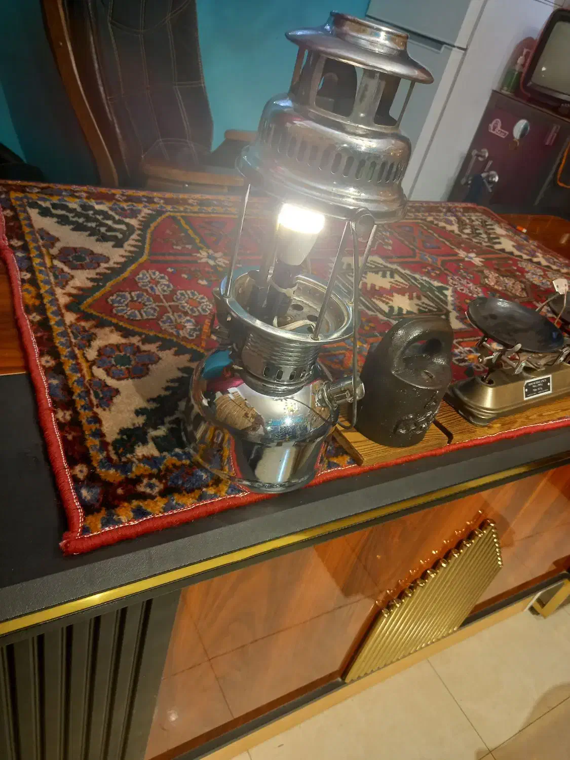 چراغ زنبوری سالم وقدیمی|کلکسیون اشیاء عتیقه|اسلام‌شهر, شهرک واوان|دیوار